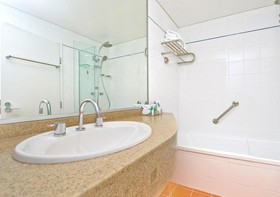 Novotel Canberra