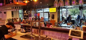 Qure Restaurant & Apartments