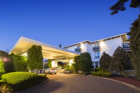 Ramada by Wyndham Diplomat Canberra