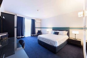 Ramada by Wyndham Diplomat Canberra