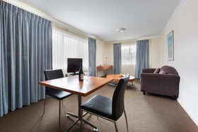Ramada Encore by Wyndham Belconnen Canberra