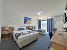 Garden Court Motel