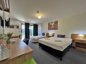 Garden Court Motel