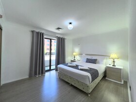 Garden Court Motel