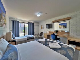 Garden Court Motel