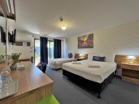 Garden Court Motel