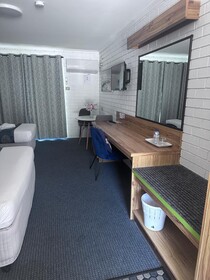 Garden Court Motel