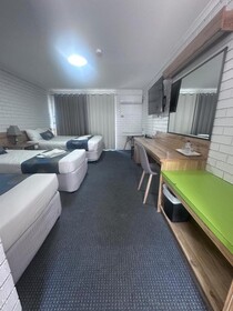 Garden Court Motel