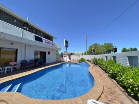 Garden Court Motel