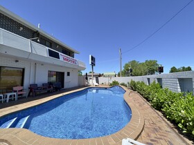 Garden Court Motel