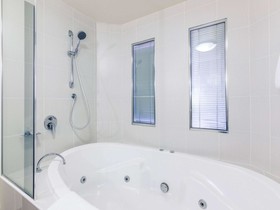 Mercure Albury