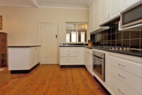 Red Brick Beauty Central Cottage