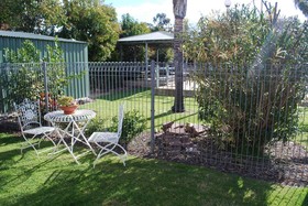 The Hume Inn Motel