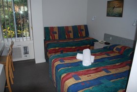 The Hume Inn Motel