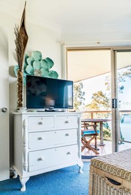 Anne's Waterfront Haven Bed & Breakfast