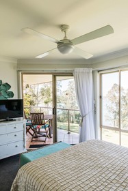 Anne's Waterfront Haven Bed & Breakfast