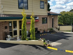 Hideaway Motor Inn
