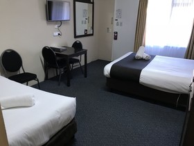 Hideaway Motor Inn