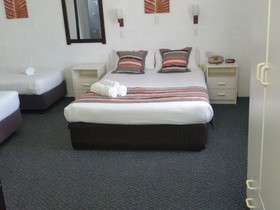 Hideaway Motor Inn