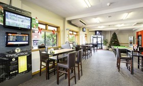 Nightcap at Hume Hotel