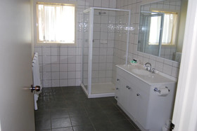 Sportsmans Motor Inn