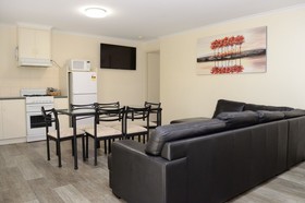 Sportsmans Motor Inn