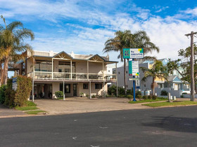 Bay Executive Motel