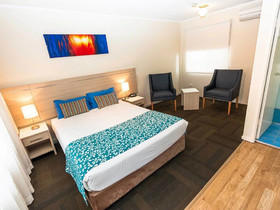 Bay Executive Motel