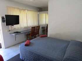 Beach Drive Motel