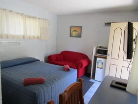 Beach Drive Motel