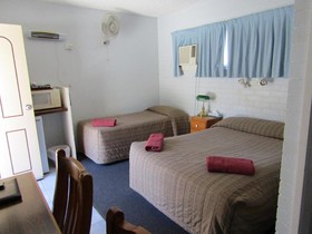 Beach Drive Motel