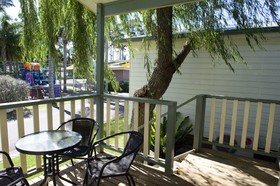 Pleasurelea Tourist Resort & Caravan Park