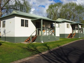 Pleasurelea Tourist Resort & Caravan Park