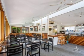 Pleasurelea Tourist Resort & Caravan Park