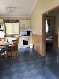 Pleasurelea Tourist Resort & Caravan Park