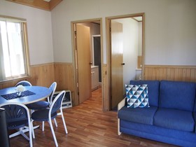 Pleasurelea Tourist Resort & Caravan Park
