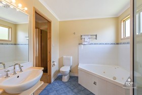 Pleasurelea Tourist Resort & Caravan Park
