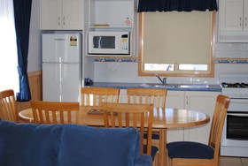 Pleasurelea Tourist Resort & Caravan Park