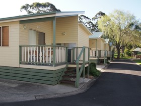 Pleasurelea Tourist Resort & Caravan Park