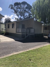 Pleasurelea Tourist Resort & Caravan Park