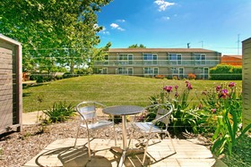 Bathurst Apartments
