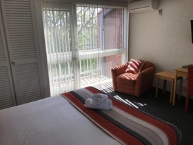 Bathurst Apartments