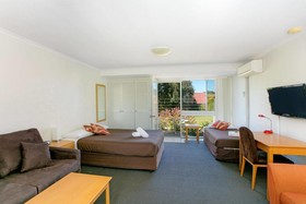 Bathurst Apartments