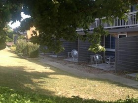 Bathurst Apartments