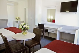 Littomore Hotel & Suites