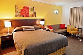 Littomore Hotel & Suites