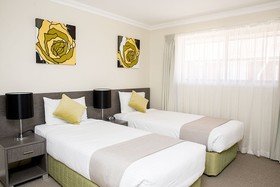 Littomore Hotel & Suites