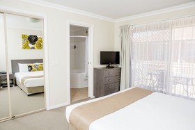 Littomore Hotel & Suites