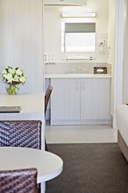Littomore Hotel & Suites