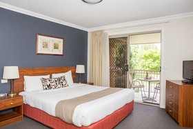 Littomore Hotel & Suites